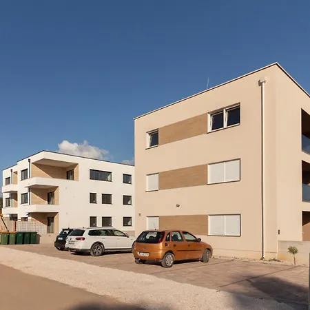 Modern And Spacious Helena Near The Privlaka (Zadar)