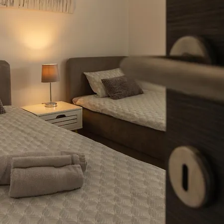Apartamento Modern And Spacious Helena Near The