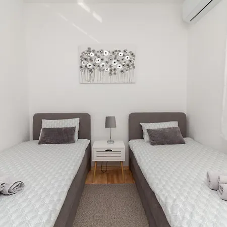 Apartamento Modern And Spacious Helena Near The *