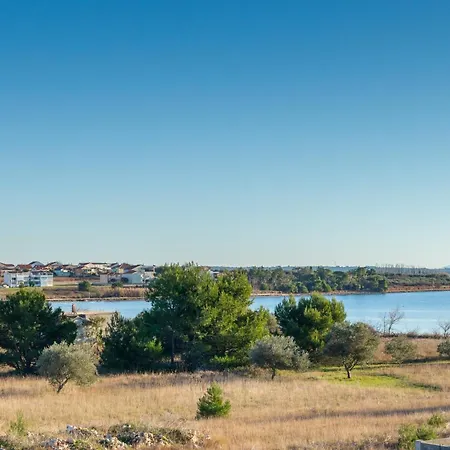 Modern And Spacious Helena Near The Appartamento Privlaka (Zadar)