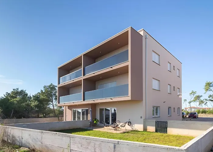 Modern And Spacious Helena Near The Апартаменты
