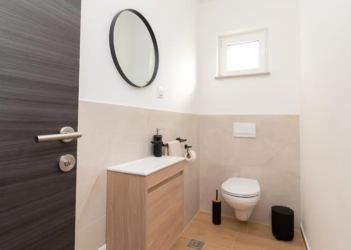 Modern And Spacious Helena Near The Appartement